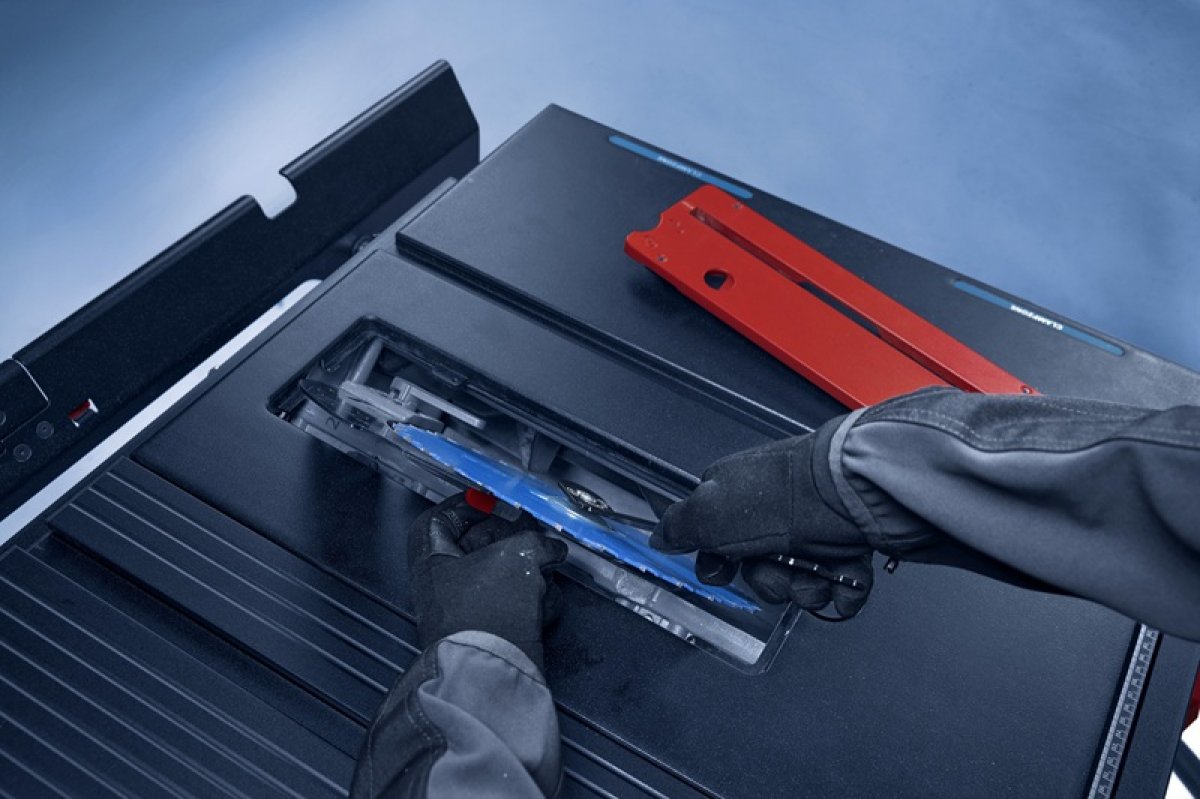 Nouvelle scie sur table EXPERT EXTS100-254X Bosch