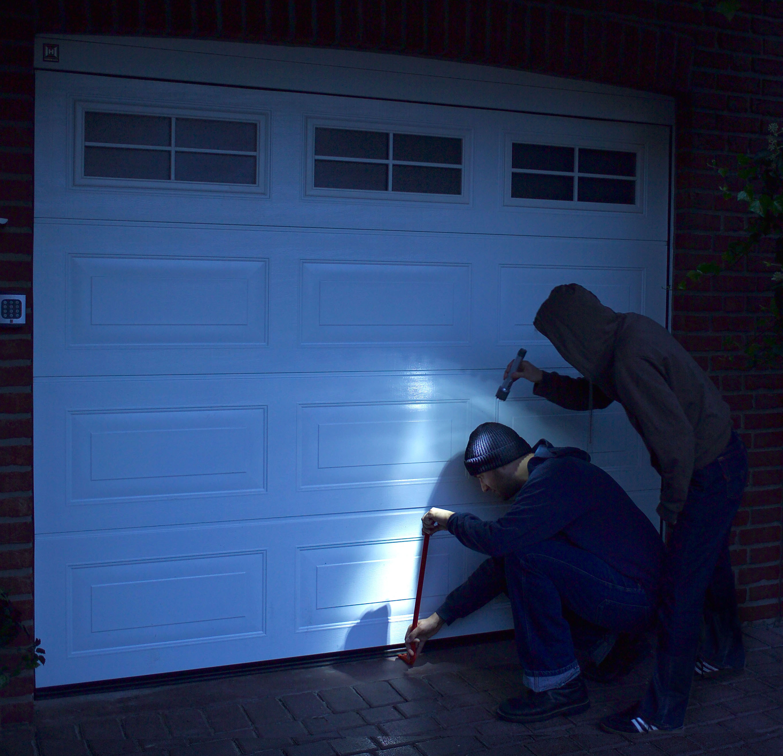 Portes de garage Hörmann certifiées anti-intrusion : la sécurité avant tout 